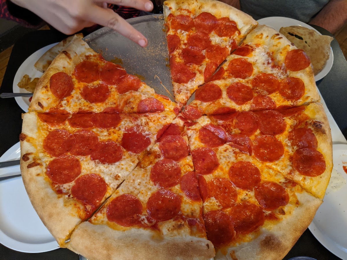 Bruno's Pizza & Wings photo 7
