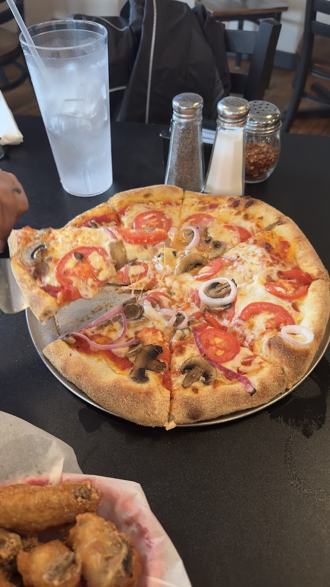 Bruno's Pizza & Wings photo 8